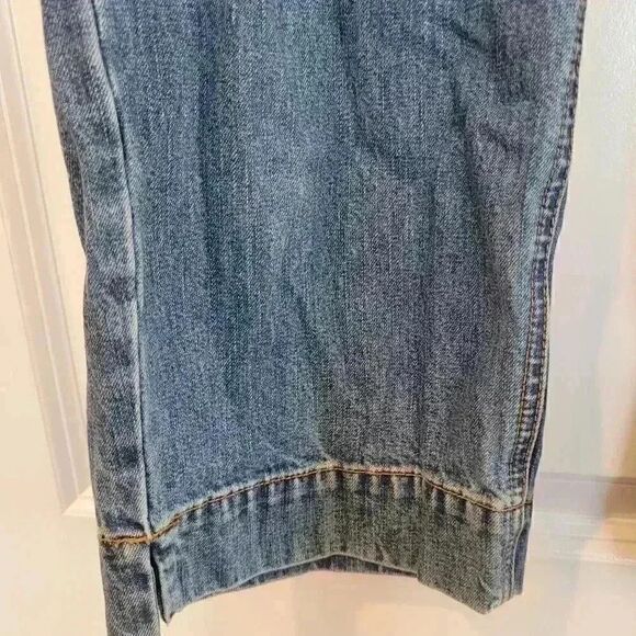 Eddie Bauer Women's Med Wash Blue Denim Cotton Cropped/Capri Jeans - Picture 5 of 10